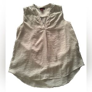 Vince Camuto Sleeveless White V Neck Rumpled Satin Blouse Size S